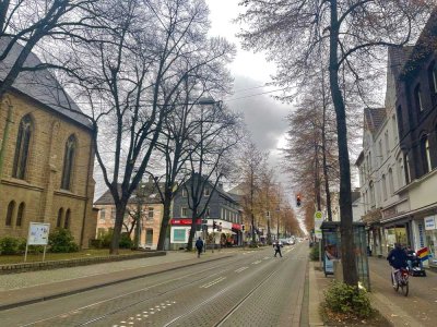 Großzügige 2 Zimmerwohnung mit Altbaucharm!