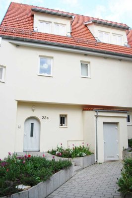 Exklusive 4,5-Zi-Wohnung als eigene Hauseinheit mit sonnigem Balkon für gehobene Wohnansprüche