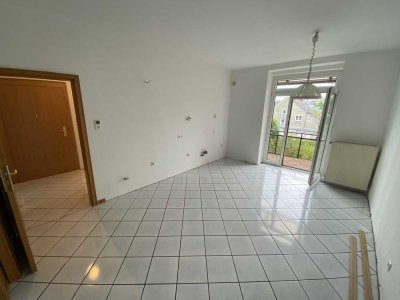 Helle 2-Zimmer-Wohnung, ideal für Singles, in ruhigem Haus