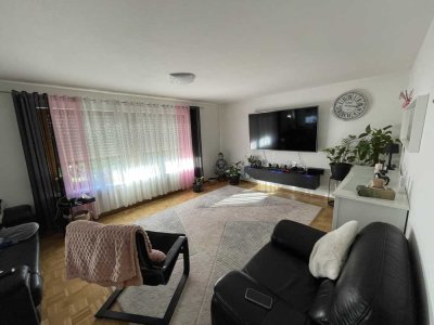 Zentrale  3,5-Zimmer-EG-Wohnung mit EBK Garten