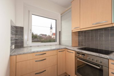 4 Zimmerwohnung, befindet sich in einer ruhigen Sackgasse, mitten im Zentrum von Leonding! Traumlage! Keine Provision!