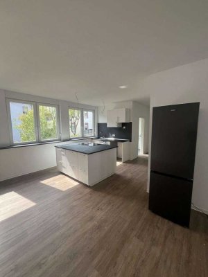 Erstbezug nach Modernisierung: 2 ZKB-Wohnung