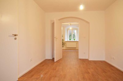 Schöne Single-Wohnung im Herzen der Altstadt, zwei Zimmer, Terrasse, EBK