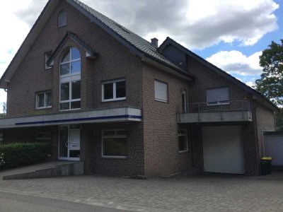 Gepflegte Dachgeschosswohnung in N.-V./ OT Rayen