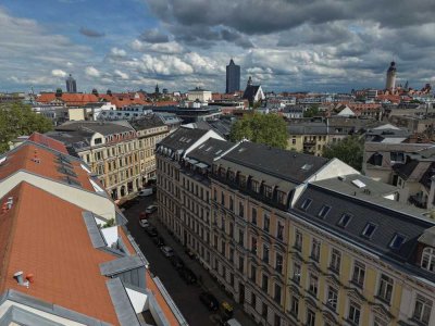 Gottschedstraße: Wohnen, wo Leipzig sich trifft – bezugsfrei, 3 Zimmer, Dachloggia, Aufzug, Parkett