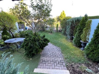 VORANKÜNDIGUNG   GEPFLEGTE , GROSSZÜGIGE DHH MIT SCHÖNEM GARTEN