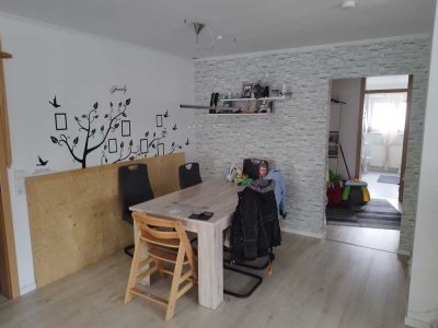 Helle gepflegte 4,5-Zimmer-Wohnung mit Balkon (Terrasse) in Auenwald