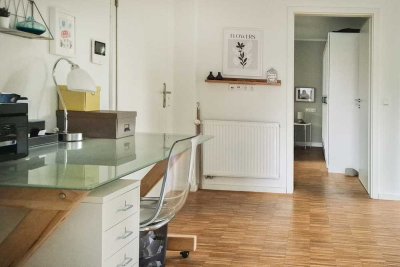 Sanierte, voll ausgestattete DG-Wohnung befristet zu vermieten