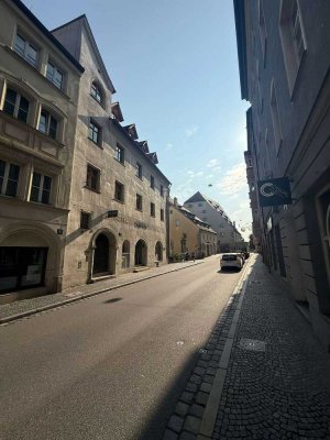 Attraktive 2-Zimmer Wohnung in der Regensburger Altstadt! - Steinerne Brücke