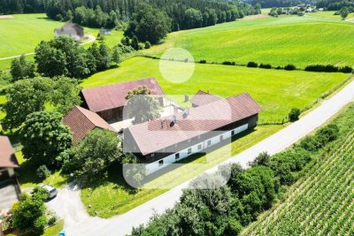 Idyllischer Vierseithof in ruhiger Lage – Ein historisches Juwel für Liebhaber der Natur