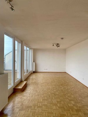 3- Zimmer-Wohnung mit Dachterrasse und Einbauküche