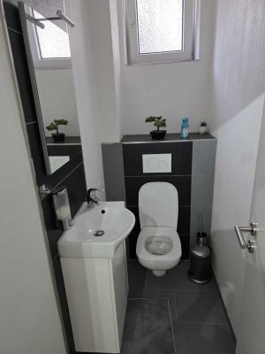 Stilvolle, modernisierte 2-Zimmer-EG-Wohnung mit gehobener Innenausstattung in Viernheim
