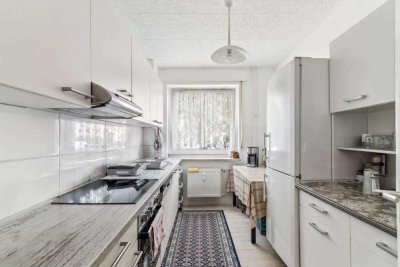 Große 4-Zimmer-Wohnung mit Balkon und Stellplatz