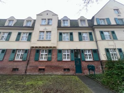 LEERE 2 ZIMMER ERDGESCHOSSWOHNUNG MIT BALKON