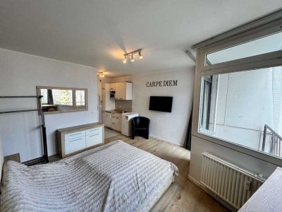 Möbliertes Studio in City-West: mit Balkon und ruhiger Südausrichtung