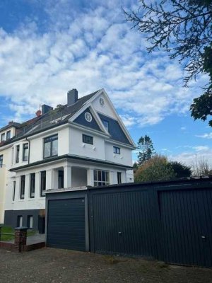 Wunderschönes Haus im Villenviertel 275m² mit 6,5 Zimmern und Garage