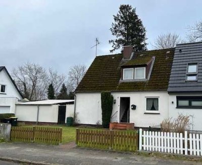 Doppelhaushälfte im Dornröschenschlaf auf tollem Grundstück