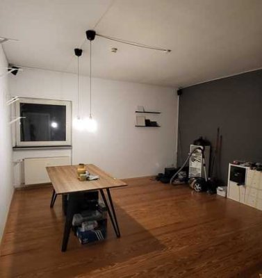 Wohnen am Grünen: Gemütliche 3-Zimmer-Wohnung mit Wohnküche direkt am August-Bebel-Park