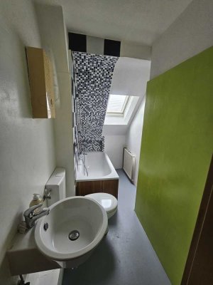 Gepflegte 2,5-Zimmer Dachgeschosswohnung in Inrath/Kliedbruch