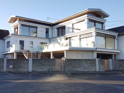 Exquisites Einfamilienhaus, direkte Rheinlage in Kaltenengers