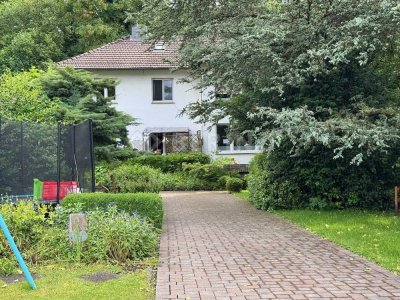 HELLE WOHNUNG MIT ERKER UND GARTENNUTZUNG  I  SIEGEN - WEIDENAU