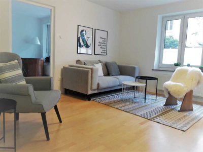 Hochwertig möblierte 2-Zi-Wohnung mit Wohnküche und Balkon direkt an der Isar - absolut ruhig