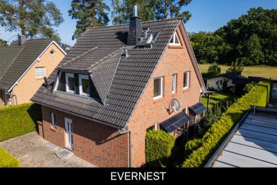 Family-friendly home with a private garden in a quiet location next to a nature reserve