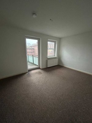 Für Senioren: 2-Zimmerwohnung mit 2 Balkonen in Hamburg-Hamm (§5-Schein erforderlich).