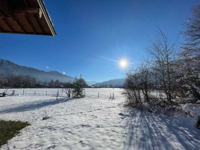Rottach-Egern - Seenähe - am Bebauungsrand Landhaushälfte in traumhafter sonniger Lage