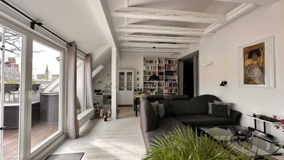 Traumhafte Wohnung in Top-Lage - Dachgeschoss mit Aufzug, EBK, Terrasse inkl. 2 TG Stellplätzen