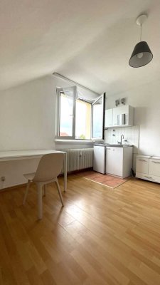 BOCKENHEIM I HELLES 1- ZIMMER APPARTMENT I  PANTRYKÜCHE I GEMEINSCHAFTSBAD