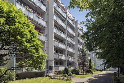 Wir sanieren für Sie: 4-Zimmerwohnung mit Balkon und Aufzug!