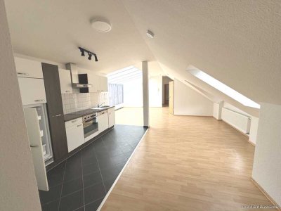 Gemütliche Dachgeschosswohnung in zentraler Lage zur Miete!