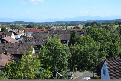 Sonnige 2,5-Zimmer-Wohnung mit Balkon und Bergpanorama in Ebersberg zzgl. TG-Stellplatz