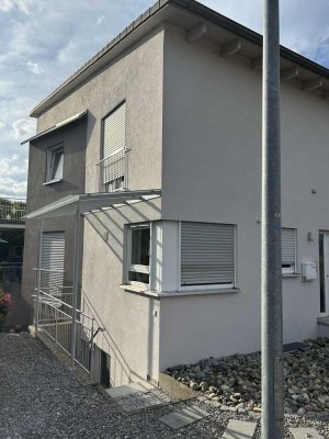 2-Zimmer-Souterrain-Einliegerwohnung 60qm möbliert