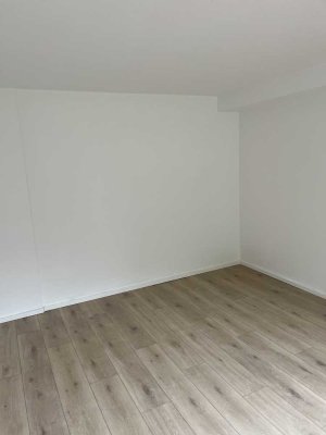 Erstbezug nach Sanierung: attraktive 2,5-Zimmer-Wohnung mit Balkon in Wickede