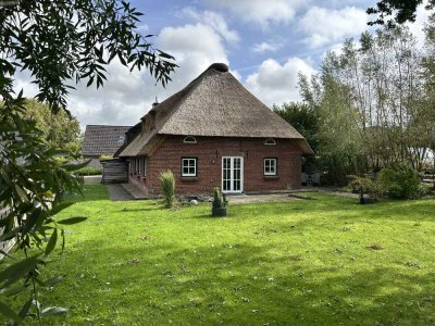 Reetdachhaus mit 2WE mit Tradition in Hattstedt
