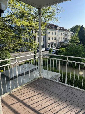 Freundliche und modernisierte 2-Raum-Wohnung mit Balkon in Erftstadt