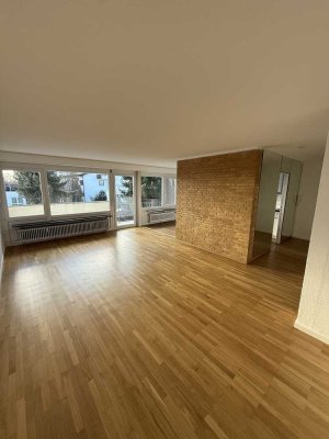 Erstbezug nach Renovierung: 3-Zi-Wohnung mit Balkon in Stuttgart-Vaihingen