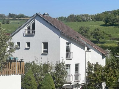 Von privat: Schöne 4,5 Zimmer Maisonette-Wohnung mit Aussicht ins Grüne