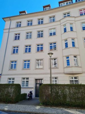 Bezugsfrei ab 09/2026 ! Hübsche, kleine 2-R-Whg. in Dresden-Johannstadt  an den Elbwiesen