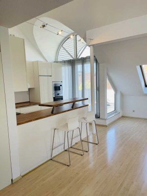 Lichtdurchflutete Galerie-Whg mit schicker Einbauküche und Dachterrasse