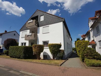 Helle 3-Zimmer-Dachgeschosswohnung mit Loggia und Garage in Ober-Mörlen