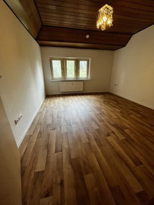 Freundliche und gepflegte 2,5-Zimmer-DG-Wohnung in Gladbeck inkl Garage