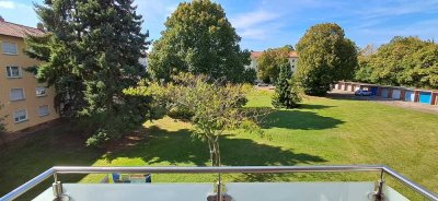 Schöne, renovierte 4-ZKB Wohnung mit Balkon im Malerviertel