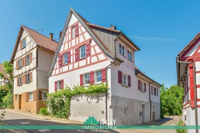 Charmantes, kernsaniertes 1-2 Familien-Fachwerkhaus mit viel Platz & Garten