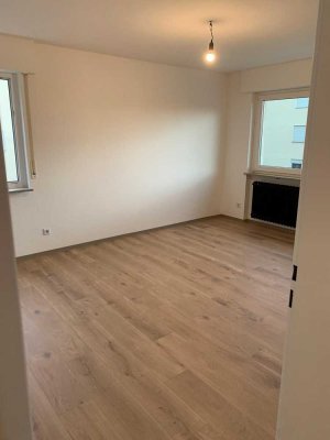 Modernisierte 3-Zimmer-Wohnung mit Balkon und Einbauküche in Weinstadt