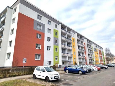 Modern. Hell. Sofort verfügbar. / Modern living. Bright spaces. Immediate occupancy.