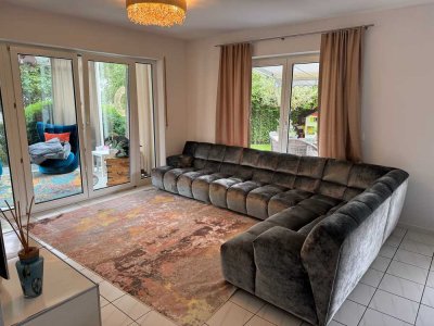 Hochwertiges Reihenhaus mit idyllischer Terrasse EBK und ausgebautem Dachstudio