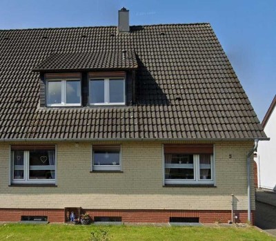 DHH mit 2 Wohnungen + großem Grundstück in ruhiger Lage in Reinfeld von Privat